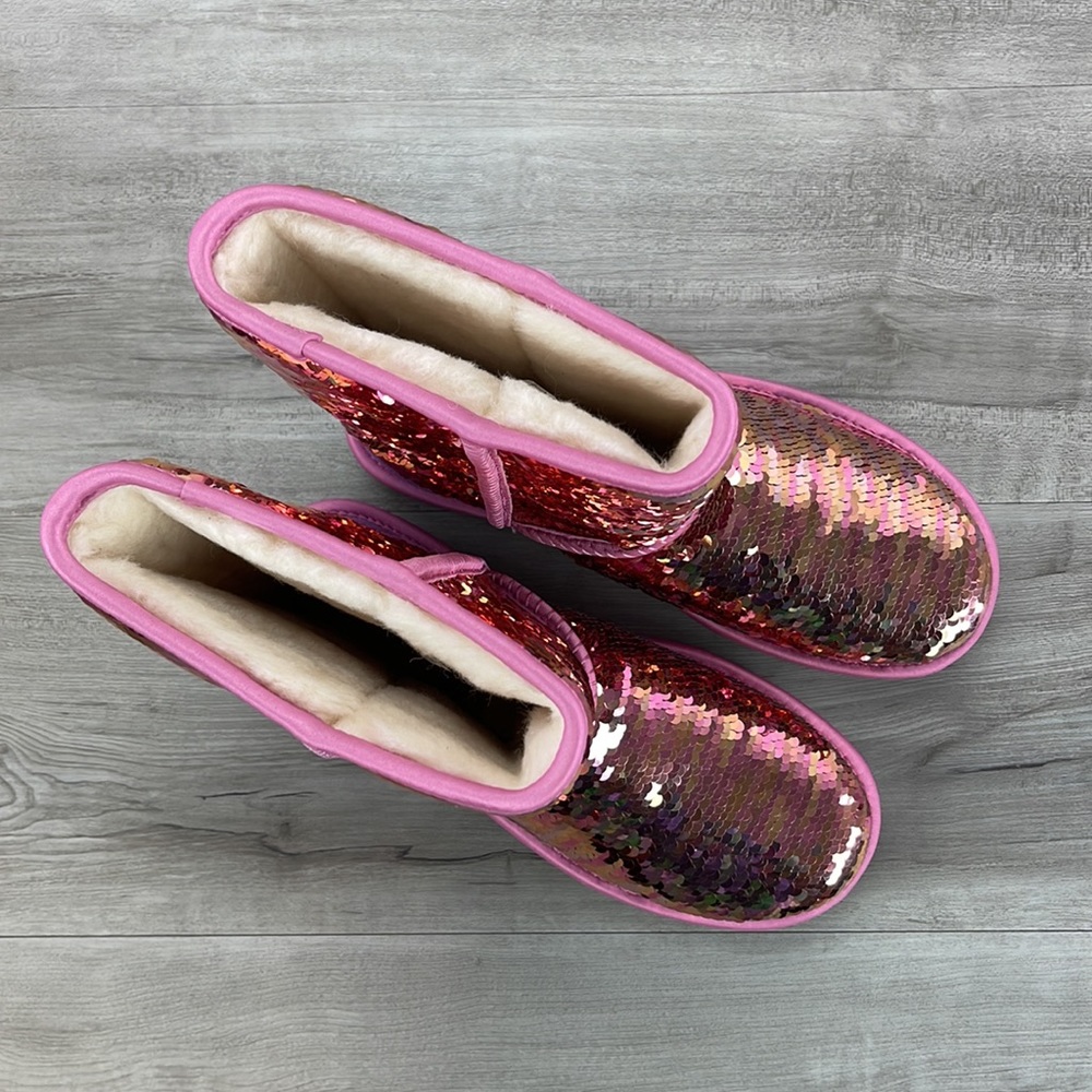 🍁UGG🍁 CLASSIC SHORT SEQUIN PINK TONAL BOOTS - Picture 7 of 15